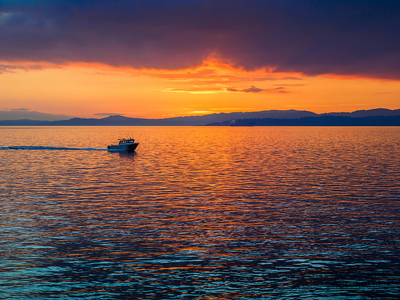 Sunset at the Ogden Point breakwater,  Victoria BC